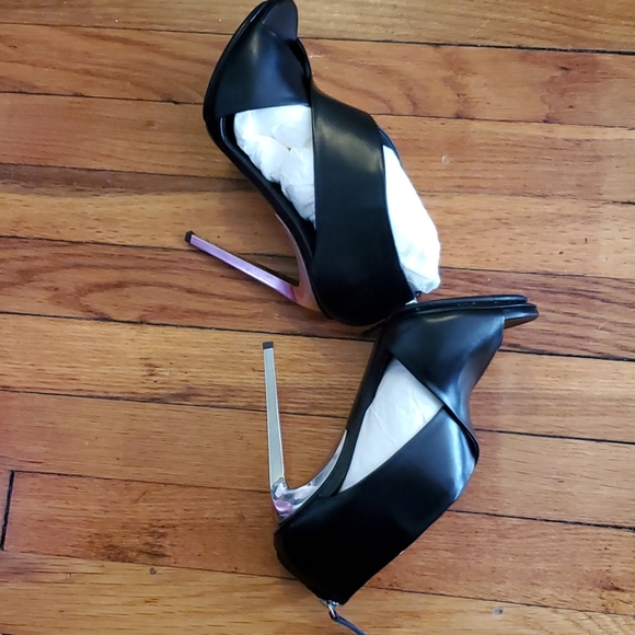 BNIB never worn Giuseppe Zanotti black sandal - Picture 5 of 9